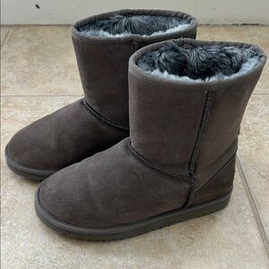 Ugg Boots Classic Short 2010’s Size 7